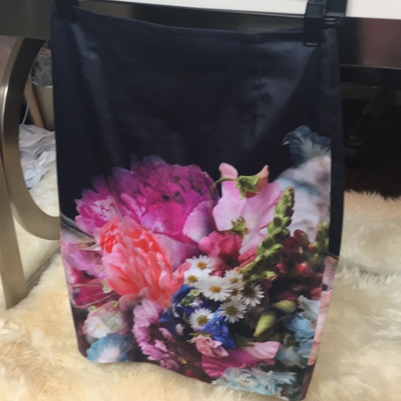 Ted Baker Floral Navy Pencil Skirt 1 - Picture 1 of 8